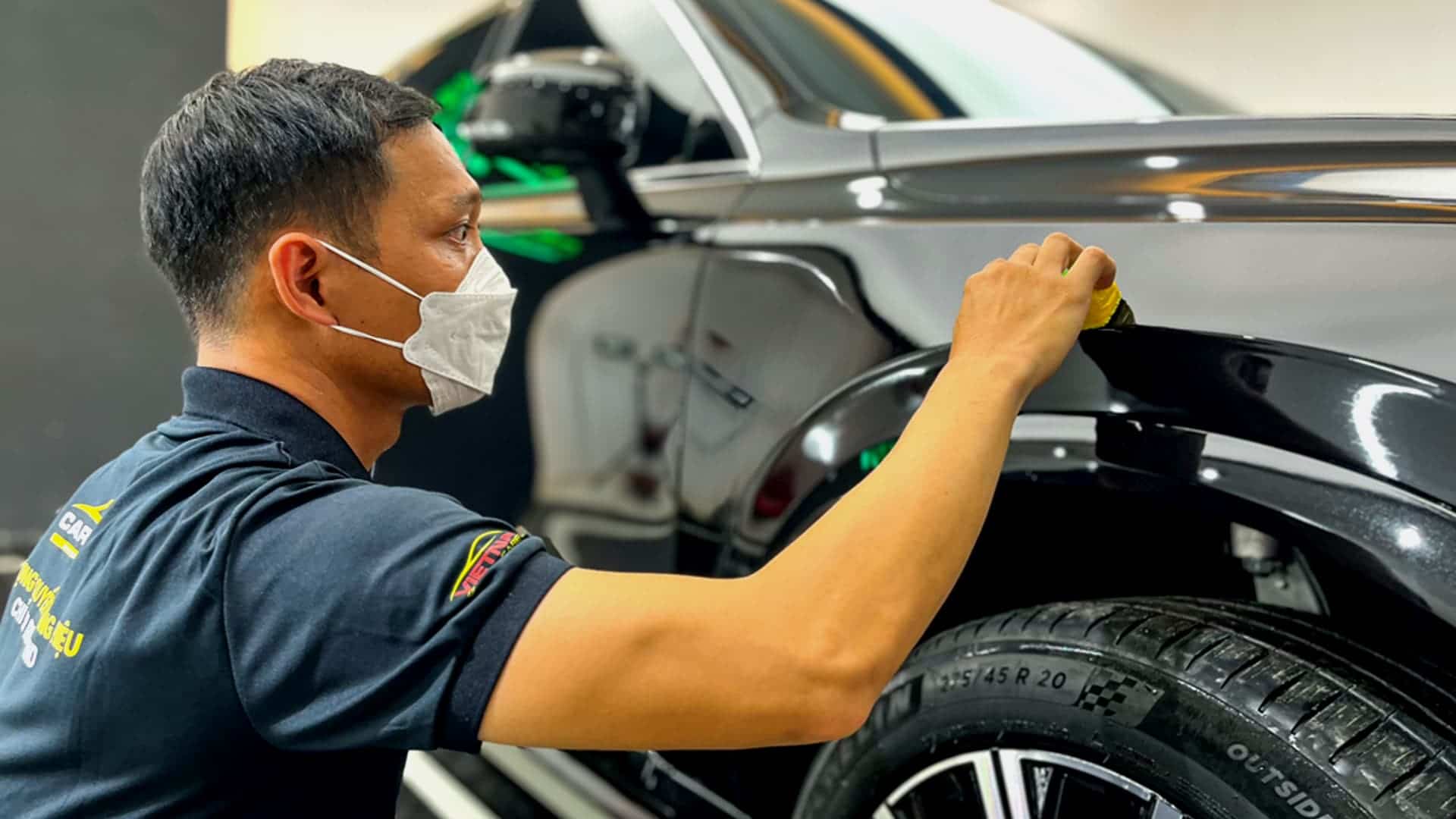 Phủ Ceramic bảo vệ và tăng độ bóng sơn xe